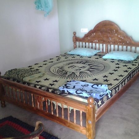 Dolphinchilling Hotel Alankuda Екстериор снимка